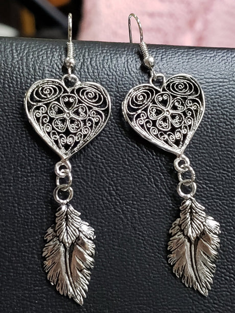 Aretes modelo pluma atrapasueños - Tiendacharra.com - Bodega Tienda Charra