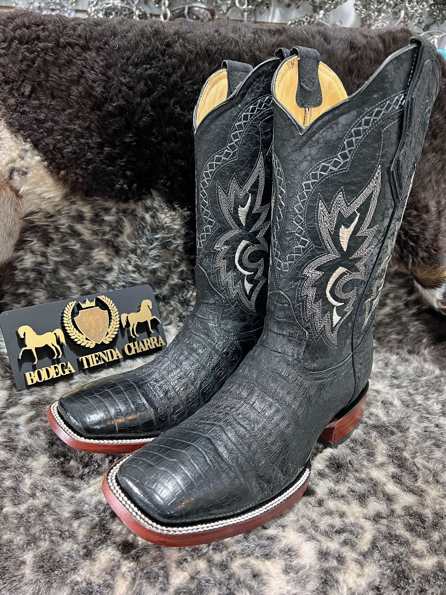 Crocodile skin Bulldog last boot Black Tiendacharra Bodega Tienda Charra