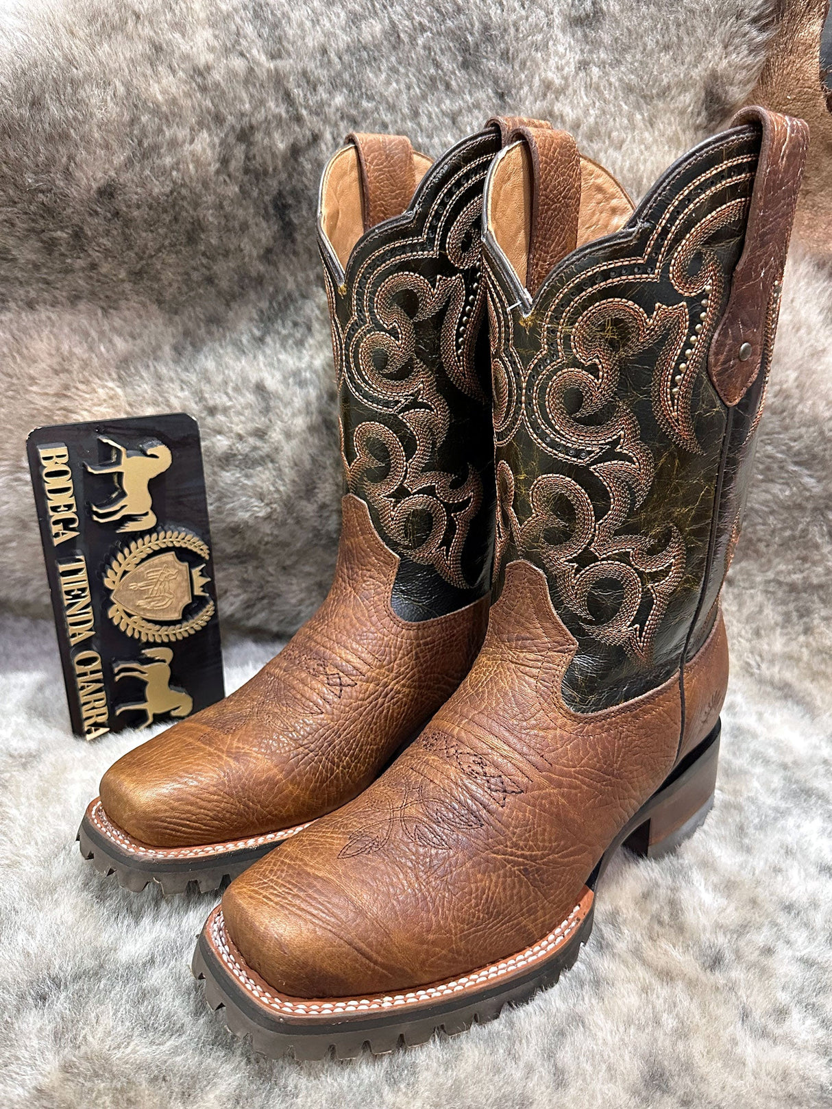 Bota tipo rodeo Río Grande modelo Tucson - Tiendacharra.com - Bodega Tienda Charra