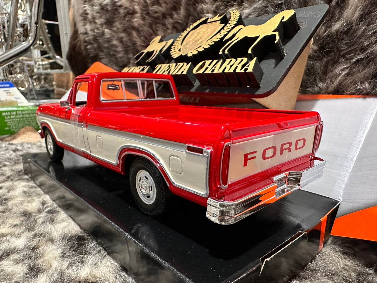 Ford 1979 F - 150 naranja - escala 1/24 - Tiendacharra.com - Bodega Tienda Charra