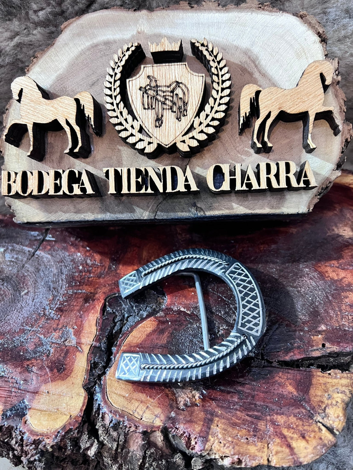 Hebilla modelo herradura pavón negro - Tiendacharra.com - Bodega Tienda Charra
