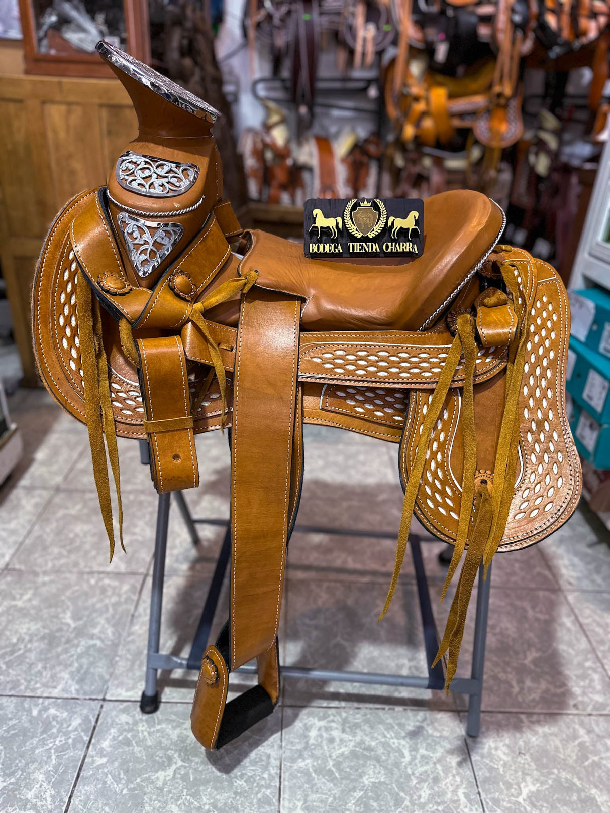 Silla charra colita de pato con cantineras y herraje OUTLET - Tiendacharra.com - Bodega Tienda Charra