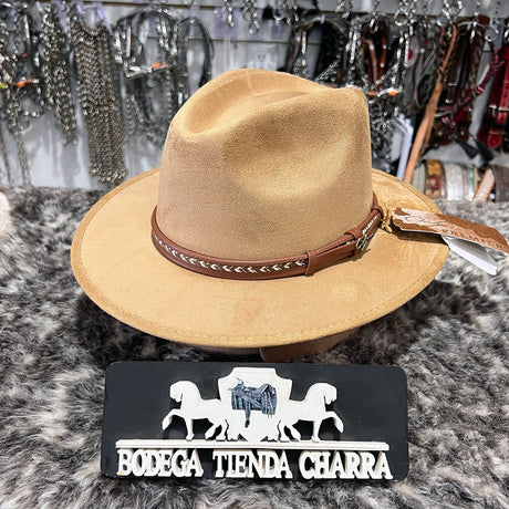 Sombrero fino explorer en gamuza camel *Unisex* - Tiendacharra.com - Bodega Tienda Charra