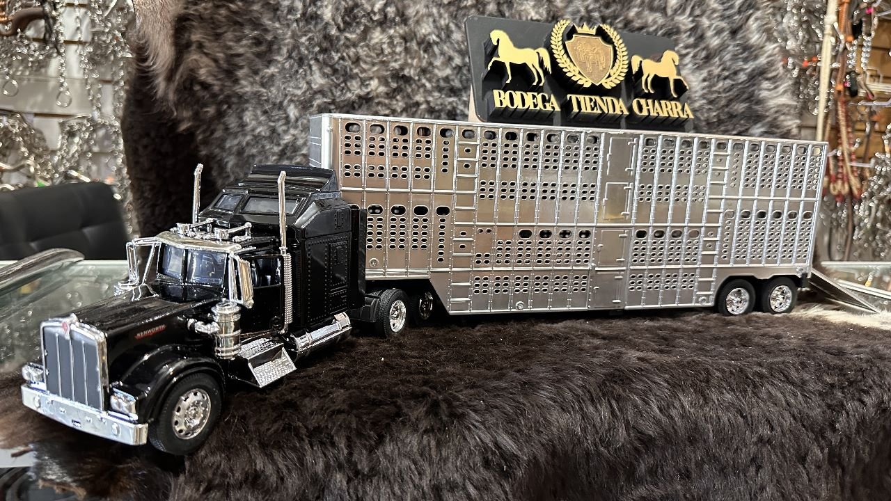 Kenworth trailer with cattle cage 1 32 Tiendacharra Bodega Tienda Charra